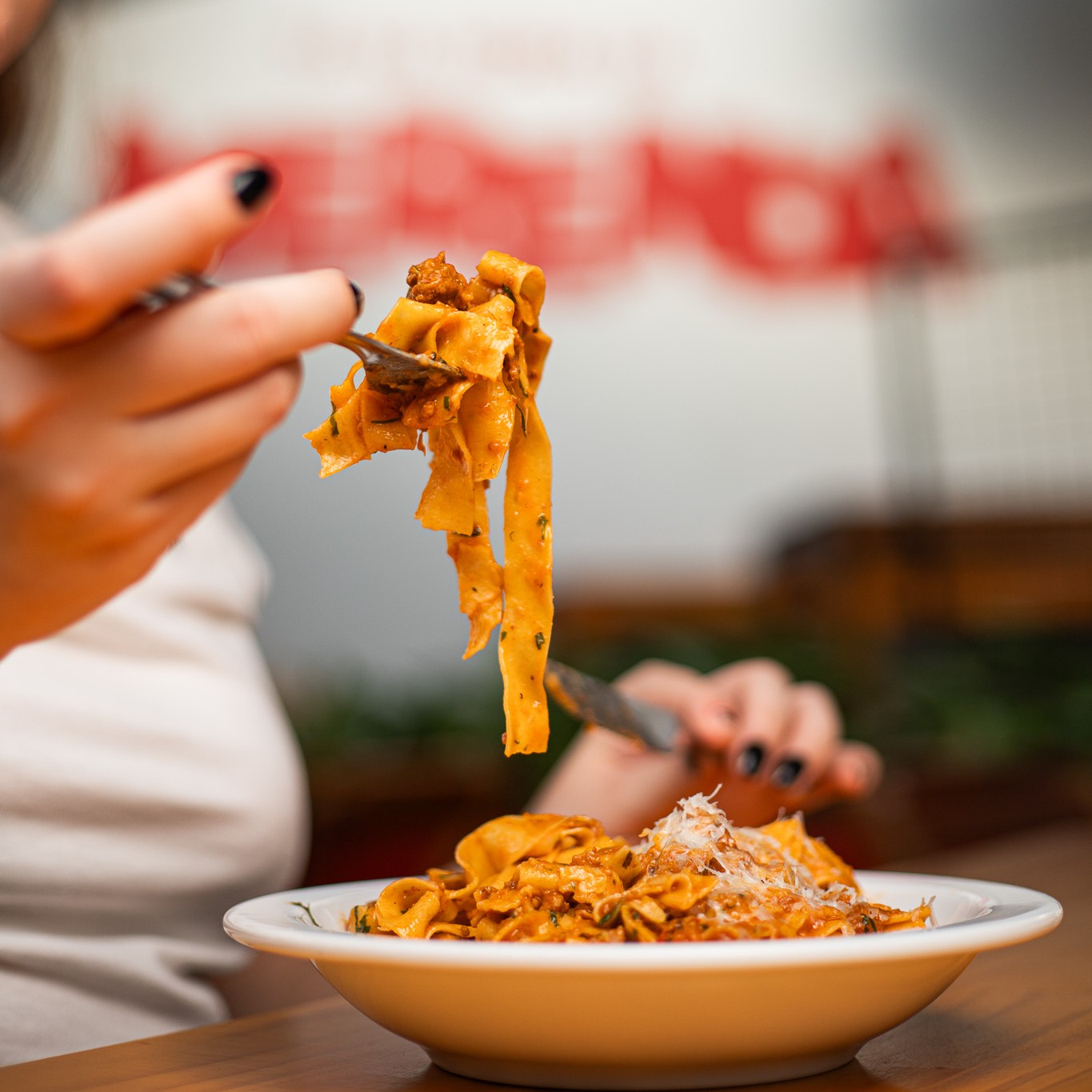 Tráfego pago para restaurantes: como o Merenda transformou mídia em inteligência para atrair mais clientes